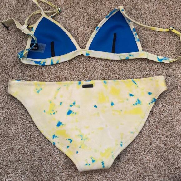 Triangl bathing suit - Picture 2 of 4